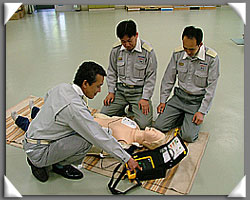 AED（自動体外式除細動器）を設置（平成17年）